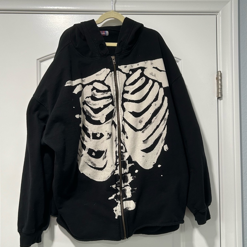 Urban Outfitters skeleton zip up hoodie size medium